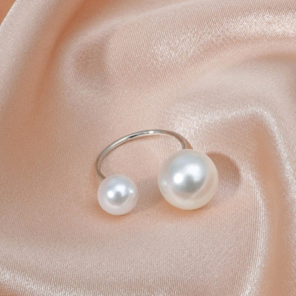Pearl Ring - Picture 2 of 8